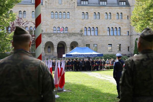 Uroczystości główne miały miejsce przy Pomniku Ofiar Katynia i Sybiru w Ogrodzie Zamkowym.- kliknij aby powiększyć