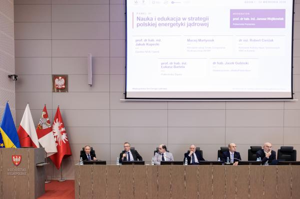 Uczestnicy panelu Nauka i edukacja w strategii polskiej EJ - kliknij aby powiększyć