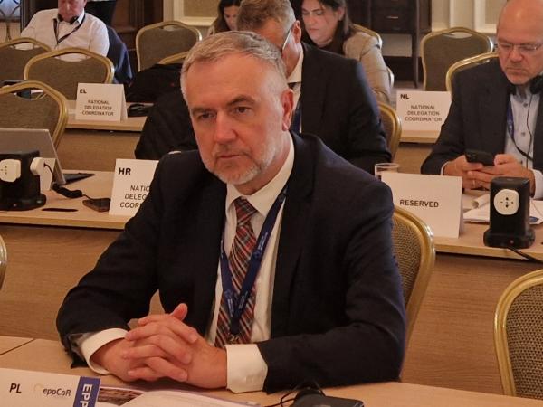 Marszałek Marek Woźniak na nadzwyczajnym posiedzeniu Prezydium Europejskiego Komitetu Regionów w Irlandii- kliknij aby powiększyć