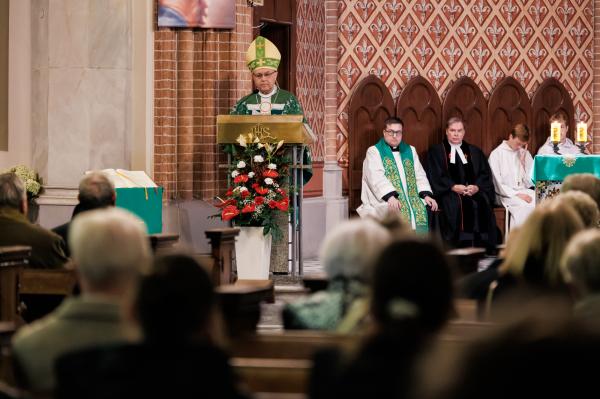 Piątkową uroczystość poprzedziła Msza Święta Akowska w kościele pw. Najświętszego Zbawiciela.- kliknij aby powiększyć