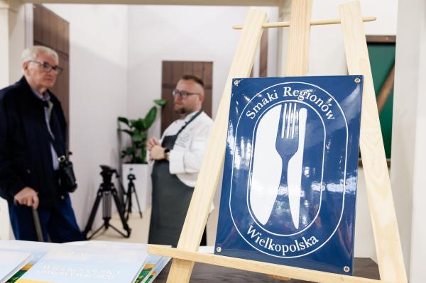 Logotyp konkursu Smaki Regionów. - kliknij aby powiększyć