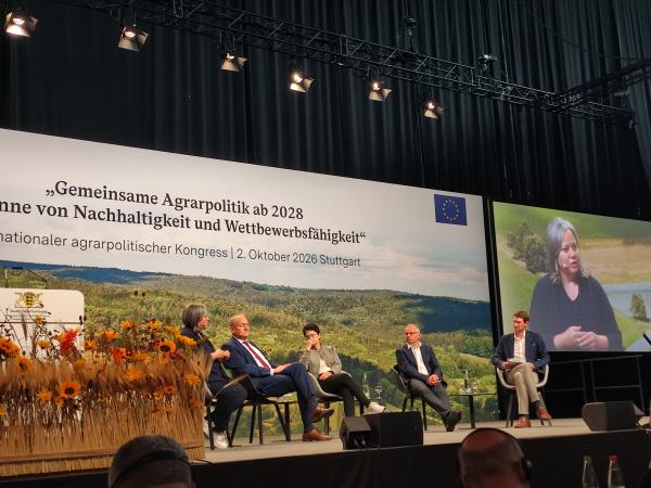 uczestnicy kongresu Wspólna polityka rolna od 2028 roku,  w kontekście zrównoważonego rozwoju i konkurencyjności - kliknij aby powiększyć