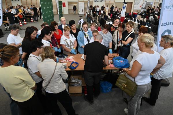 W niedzielę 4 października w Brudzewie odbyło się kolejne ze szkoleń w ramach ogólnokrajowego cykl spotkań pn. KGW na Ratunek! Wielkopolskie Spotkania z Pierwszą Pomocą- kliknij aby powiększyć