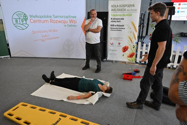 W niedzielę 4 października w Brudzewie odbyło się kolejne ze szkoleń w ramach ogólnokrajowego cykl spotkań pn. KGW na Ratunek! Wielkopolskie Spotkania z Pierwszą Pomocą- kliknij aby powiększyć