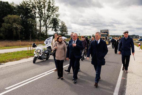 W otwarciu obwodnicy uczestniczył m.in. Wicemarszałek Wojciech Jankowiak. - kliknij aby powiększyć