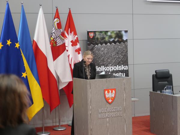 Otwarcie konferencji Wielkopolska bez azbestu przez Panią Marzenę Andrzejewską – Wierzbicką Dyrektorkę Departamentu Zarządzania Środowiskiem i Klimatu UMWW- kliknij aby powiększyć