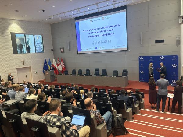 Ceremonia wręczenia Aktów powołania do Forum- kliknij aby powiększyć