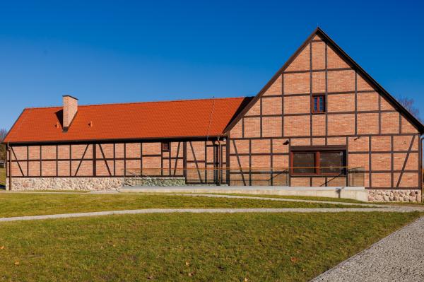 Rekonstrukcja zajazdu z Łobżenicy jest przedsięwzięciem służącym zachowaniu dla przyszłych pokoleń cennego elementu dziedzictwa kulturowego Wielkopolski. - kliknij aby powiększyć