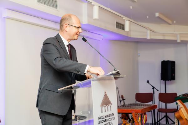 Rekonstrukcja zajazdu z Łobżenicy jest przedsięwzięciem służącym zachowaniu dla przyszłych pokoleń cennego elementu dziedzictwa kulturowego Wielkopolski. - kliknij aby powiększyć