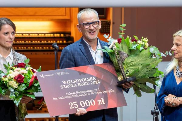 Szkoła Podstawowa nr 1 im. Tadeusza Kościuszki w Nowym Tomyślu zwyciężyła w tegorocznym konkursie Wielkopolska Szkoła Roku. - kliknij aby powiększyć