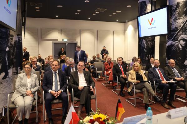Podpisanie nowego Planu odbyło się w siedzibie Urzędu Marszałkowskiego w Poznaniu. - kliknij aby powiększyć