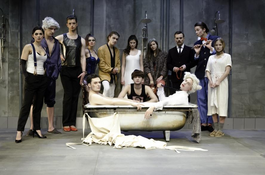 PREMIERA SPEKTAKLU „MARAT/SADE” W KALISKIM TEATRZE - zobacz więcej