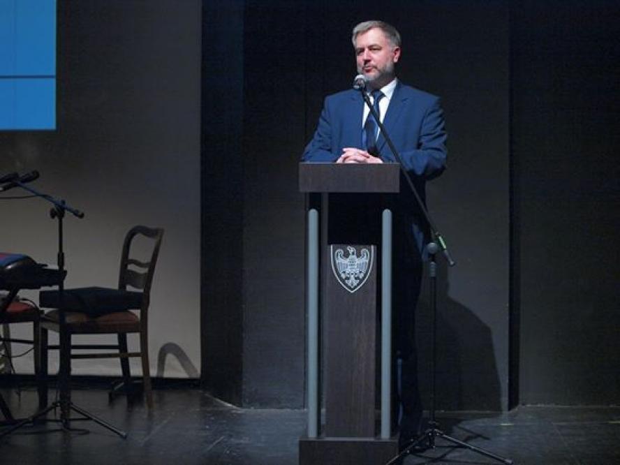 Marszałek wręczył nagrody i stypendia w dziedzinie kultury - zobacz więcej