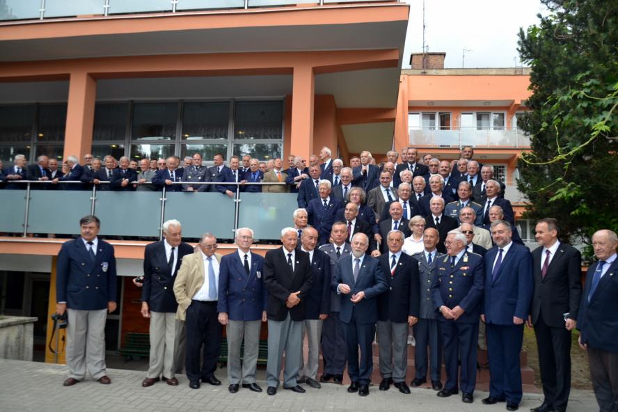 Odznaka Honorowa dla seniorów lotnictwa - zobacz więcej