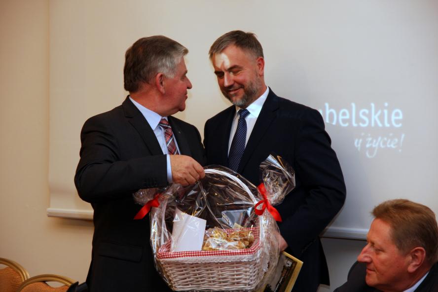 Marszałek Woźniak przejął symbol władzy nad Konwentem Marszałków - zobacz więcej