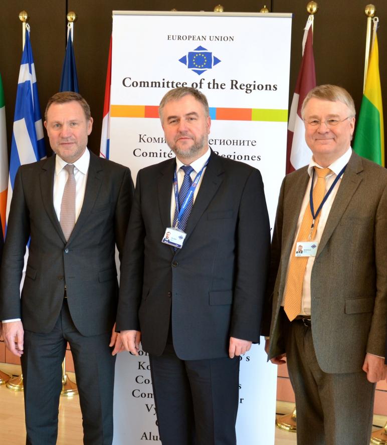 Marszałek Woźniak ponownie wiceprzewodniczącym Komitetu Regionów i szefem polskiej delegacji UE  - zobacz więcej