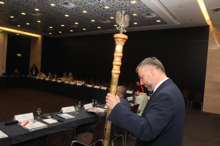 Drugi dzień Konwentu: o pomocy przedsiębiorstwom, cyfryzacji ochrony zdrowia i problemach pielęgniarek  - zobacz więcej