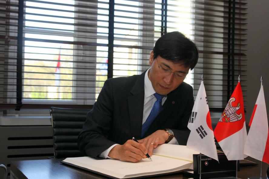 Wizyta w Wielkopolsce delegacji z regionu partnerskiego Chungcheongnam - do - zobacz więcej