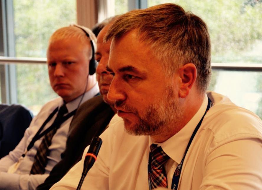 Marszałek Woźniak w Brukseli w debacie na temat imigrantów  - zobacz więcej
