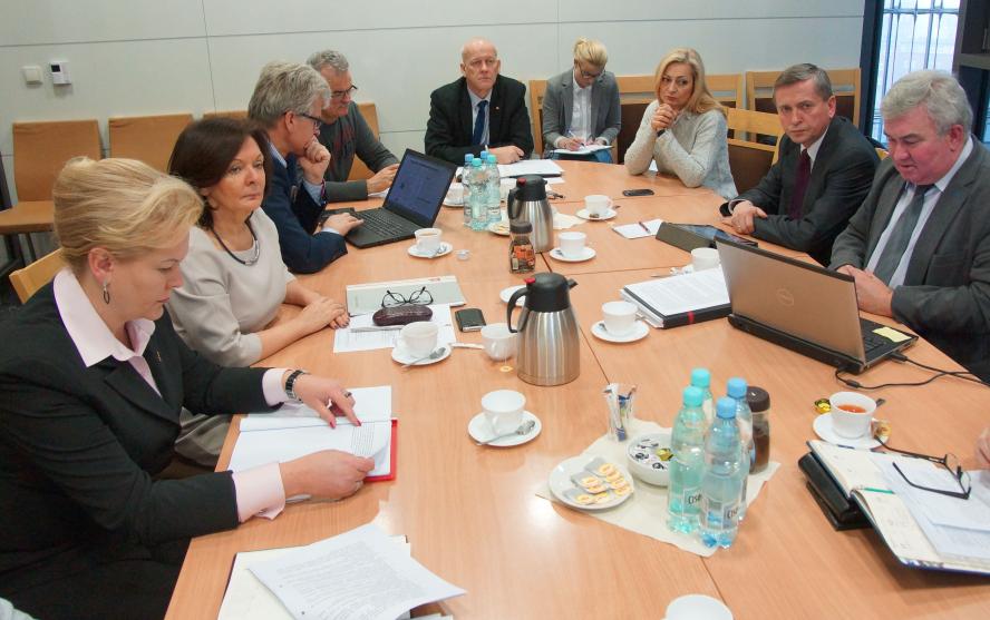 TAK DZIAŁAJĄ LZS-Y - zobacz więcej