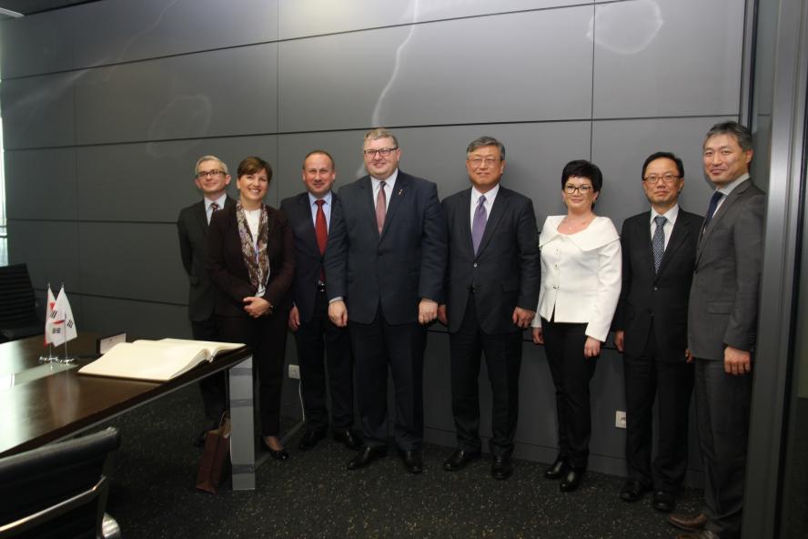 Spotkanie z Ambasadorem Republiki Korei - zobacz więcej
