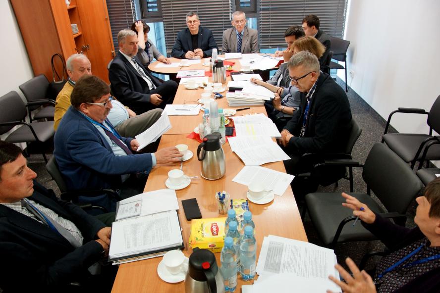 CO Z FINANSOWANIEM AMADEUSA? - zobacz więcej