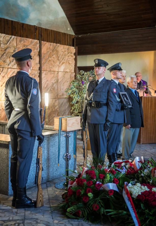 As lotnictwa, kpt. Kazimierz Sporny spoczął w Poznaniu - zobacz więcej
