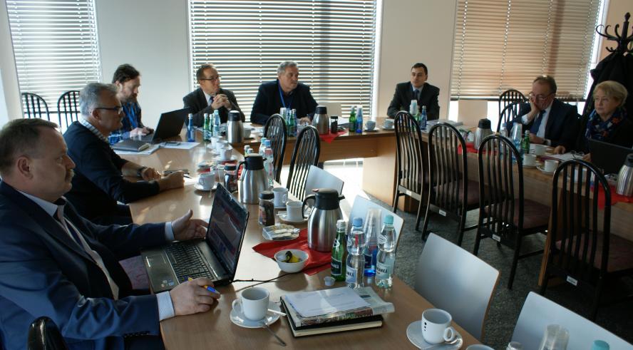 KIEROWCY ĆWICZĄ NA LODZIE I WODZIE - zobacz więcej