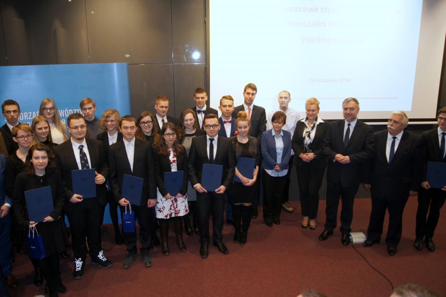 45 uczniów i studentów odebrało stypendia Marszałka Województwa Wielkopolskiego  - zobacz więcej