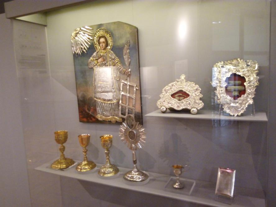 SESJA „W BLASKU DAWNYCH KLEJNOTÓW I SREBER STOŁOWYCH” W MUZEUM OKRĘGOWYM ZIEMI KALISKIEJ - zobacz więcej