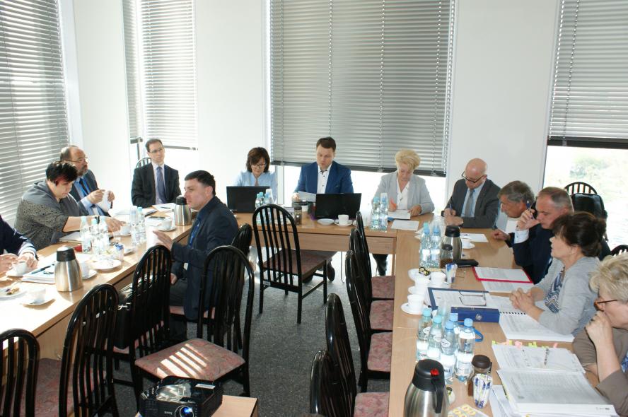 SAMORZĄD I 50 MILIONÓW PODRÓŻNYCH - zobacz więcej