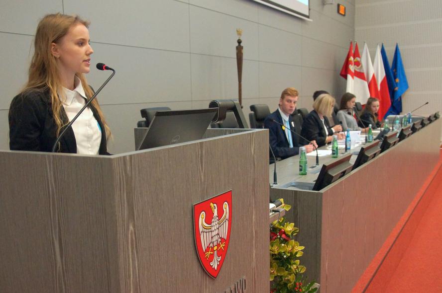 Fotorelacja z obrad I Sejmiku Młodzieży Województwa Wielkopolskiego - zobacz więcej