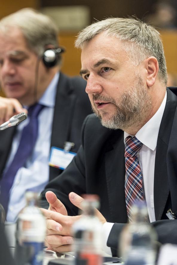 Marszałek Woźniak ponownie wiceprzewodniczącym Europejskiego Komitetu Regionów  - zobacz więcej