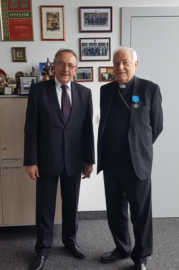 ks. Kardynał Zenon Grocholewski wyróżniony za zasługi dla Województwa Wielkopolskiego - zobacz więcej
