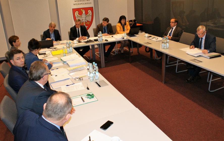 PRZYGLĄDAJĄ SIĘ WYDATKOM W UBIEGŁOROCZNYM BUDŻECIE - zobacz więcej