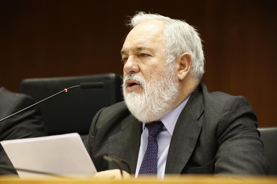 Marszałek Woźniak na sesji plenarnej Europejskiego Komitetu Regionów na temat przyszłości Europy i zmian klimatu - zobacz więcej