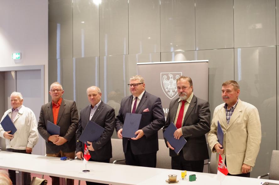 Samorząd Województwa Wielkopolskiego przeznaczył 2 miliony złotych na rozwój pszczelarstwa - zobacz więcej