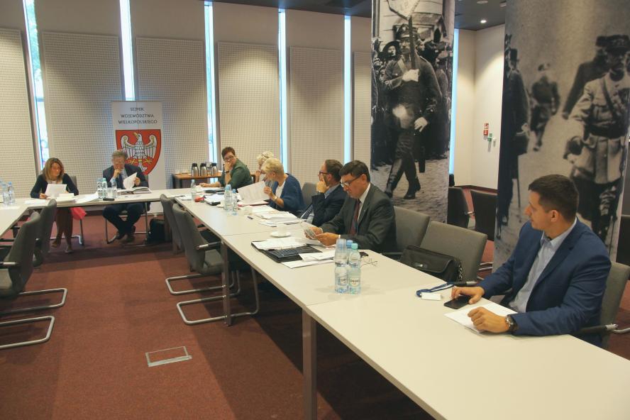 JAK WYDAJEMY EURO Z EFS? - zobacz więcej