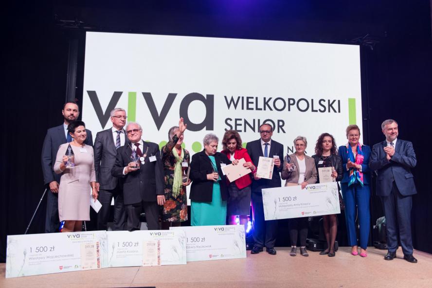 Marszałek Marek Woźniak uhonorował liderów seniorów 2018 roku - zobacz więcej