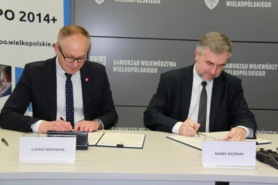 Marszałek Woźniak: „Te pieniądze to przedmiot pożądania”. 20 mln zł z WRPO 2014+ dla Leszna na rewitalizację miasta - zobacz więcej
