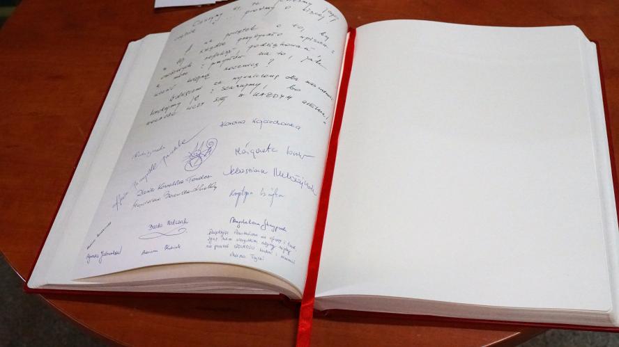 „Dziękujemy i pamiętamy” - Księga Pamiątkowa Powstania w Muzeum Niepodległości   - zobacz więcej