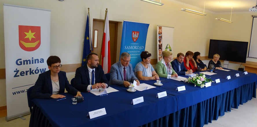 Pierwsze umowy z organizatorami zakładów aktywności zawodowej w Wielkopolsce podpisane! - zobacz więcej