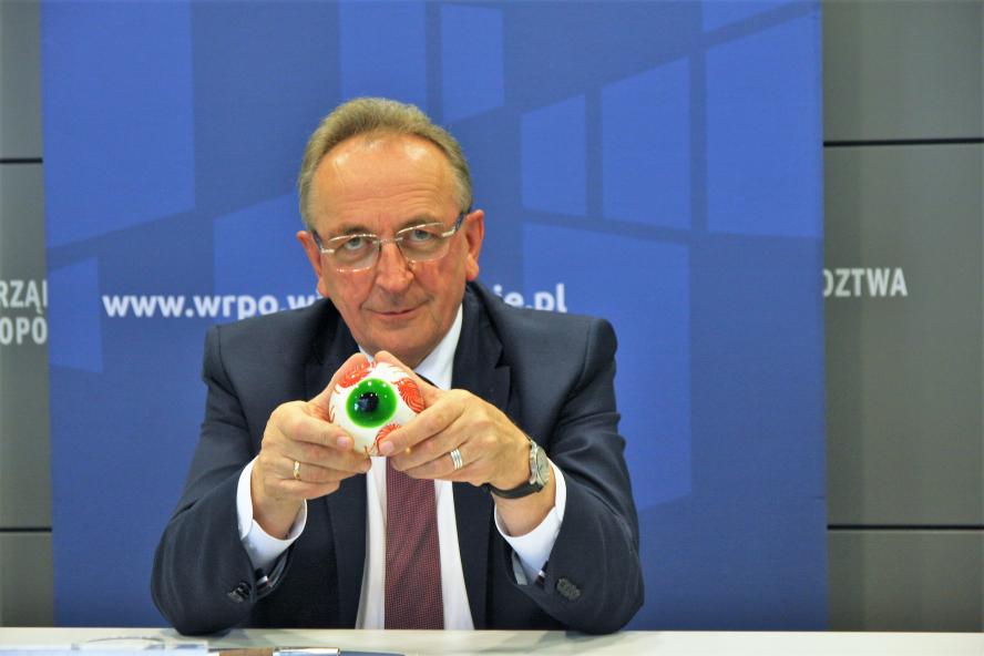 Prawie 5 mln zł dofinansowania z WRPO 2014+ na badania dna oka u diabetyków  - zobacz więcej
