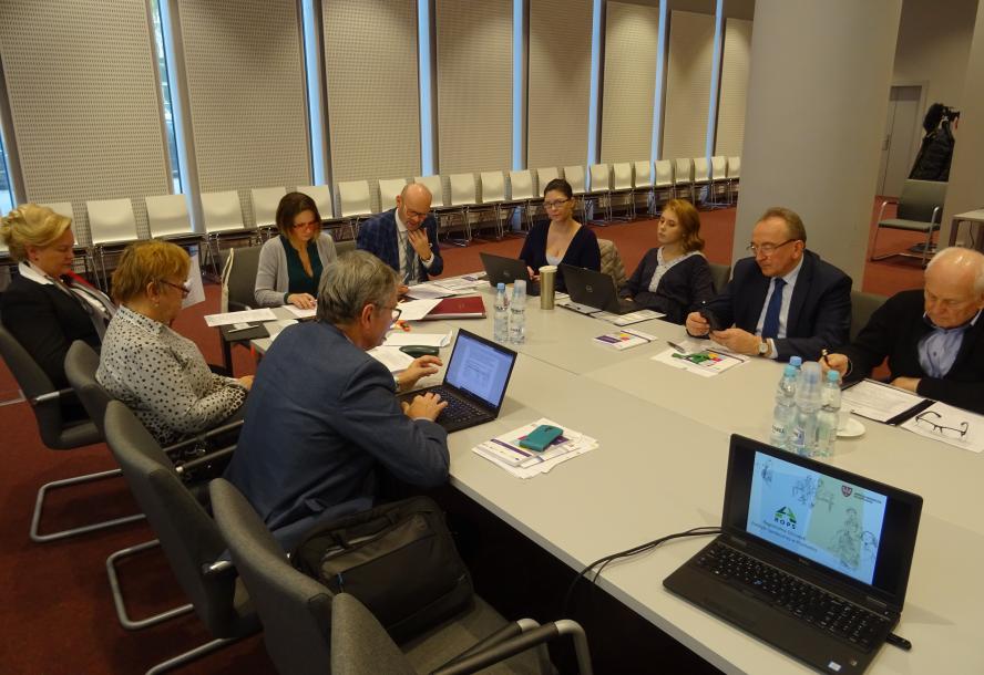 WSPÓLNIE AKTYWIZUJĄ DO PRACY - zobacz więcej