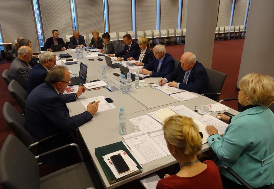 5 MLD NA INWESTYCJE NA KOLEI - zobacz więcej