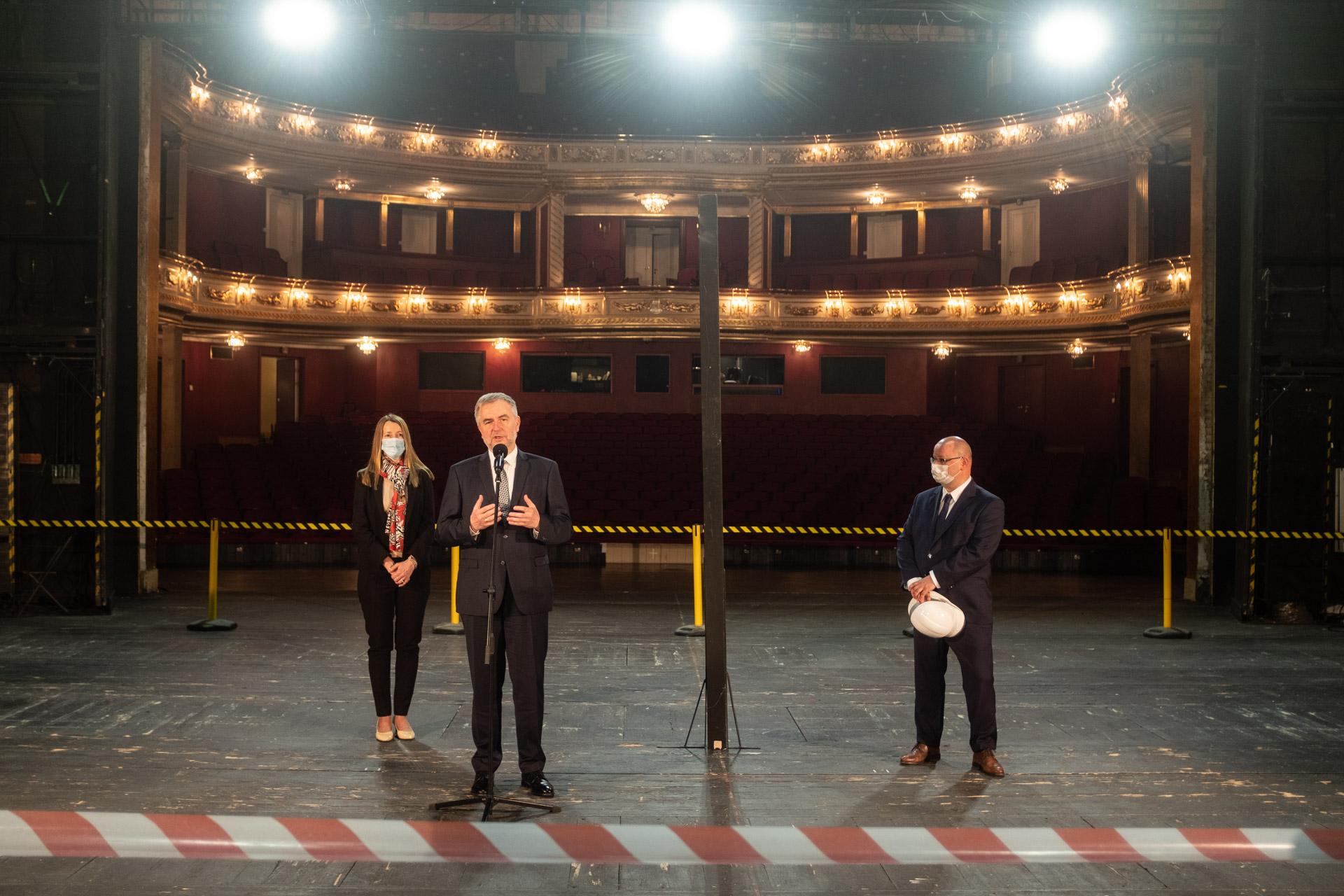 Wielki remont sceny w Teatrze Wielkim im. Stanisława Moniuszki w Poznaniu - zobacz więcej
