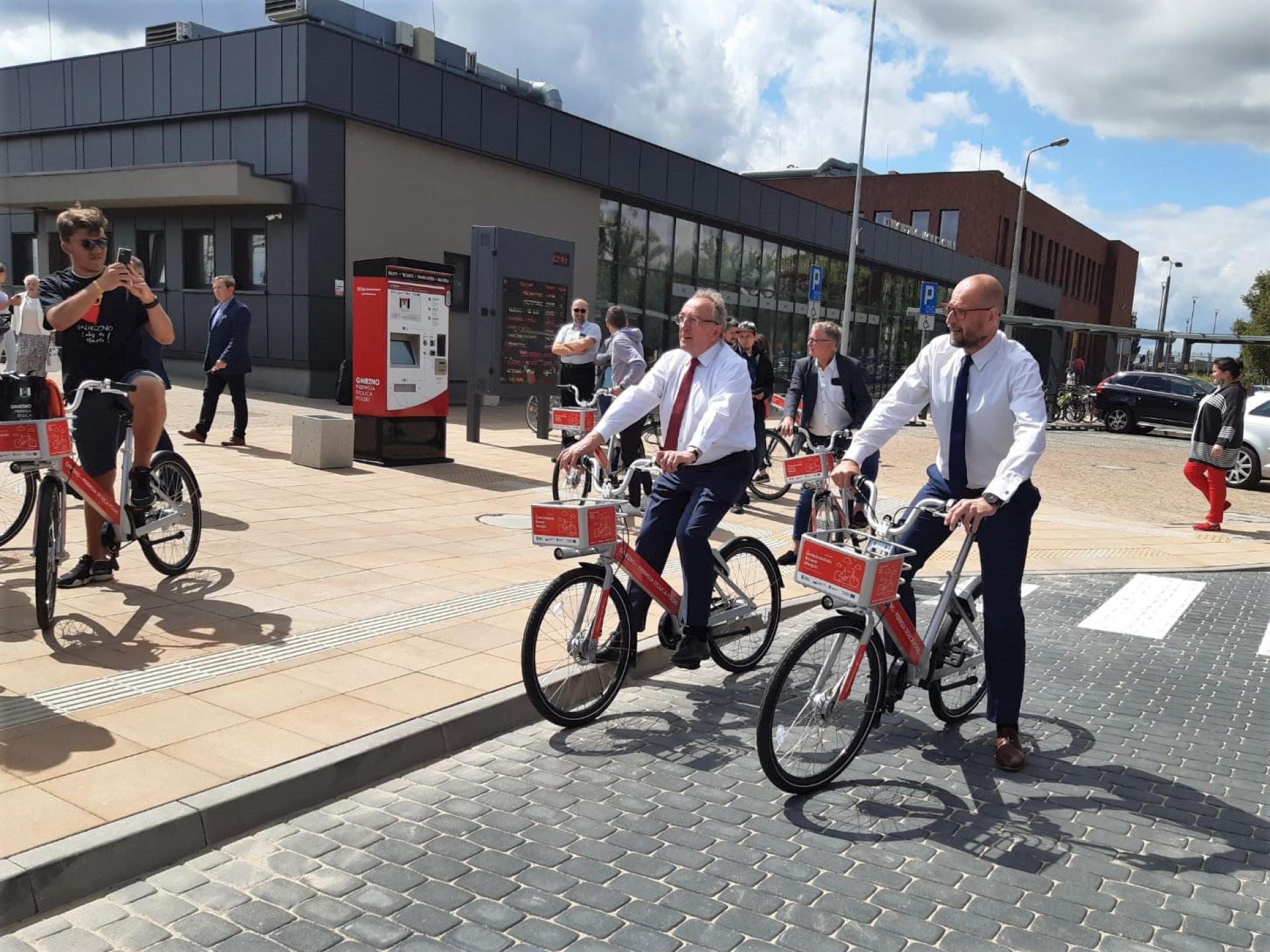 Centrum Przesiadkowe w Gnieźnie już działa  - zobacz więcej