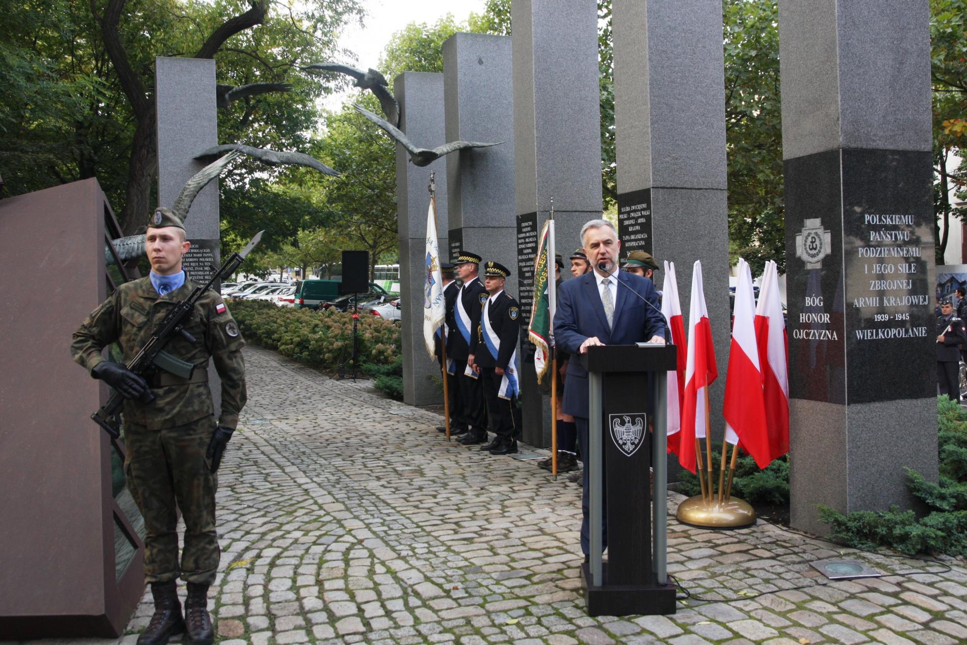 Marszałek: Odpowiedzialność spoczywa na każdym z nas. Uczciliśmy 82. rocznicę powstania Polskiego Państwa Podziemnego - zobacz więcej
