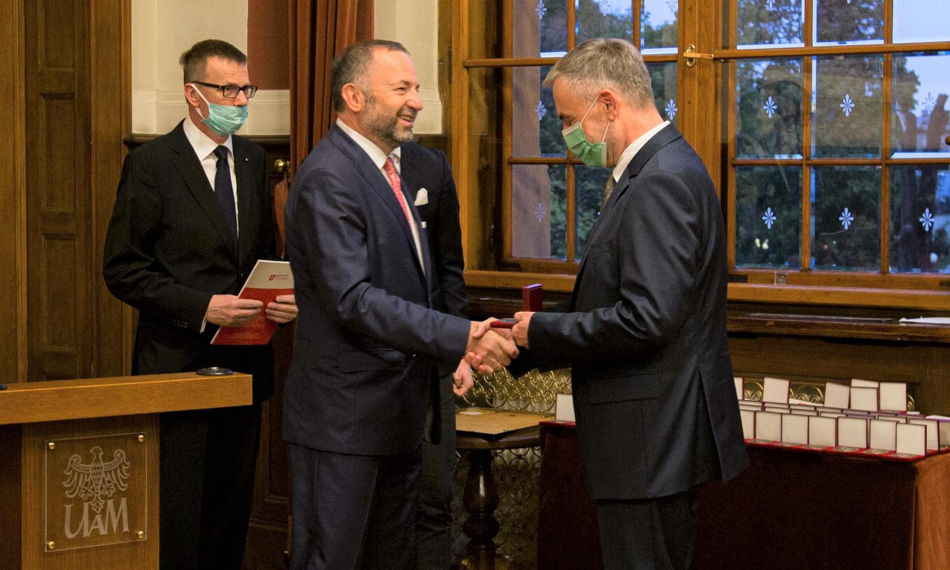 Marszałek wyróżniony pamiątkowym medalem stulecia Związku Polskich Kawalerów Maltańskich - zobacz więcej