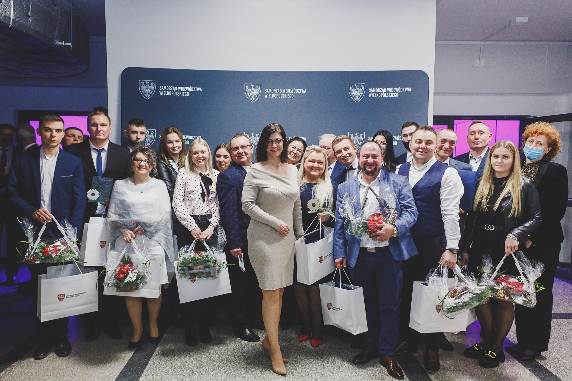 Najlepsi wielkopolscy mistrzowie i czeladnicy otrzymali nagrody  - zobacz więcej